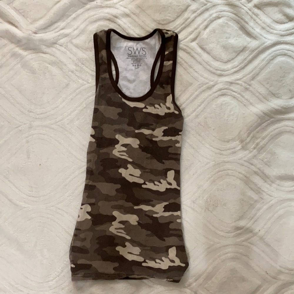 Camo tank